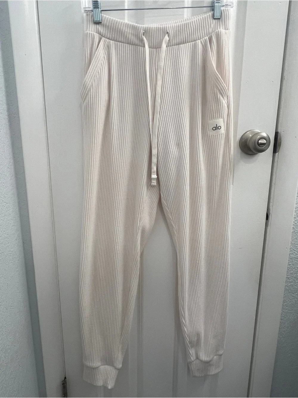 ALO Yoga Muse Pant in Ivory XS